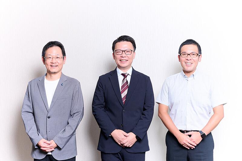 GAI CoE事務局メンバー。左から、高橋、倉持、内田