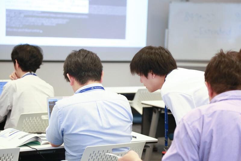 ペネトレーションテストハンズオンコースを受講する様子