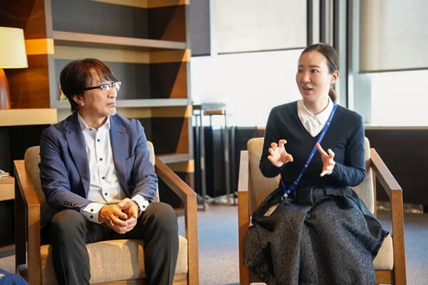 写真左から株式会社ラック コーポレートコミュニケーション室 山本、人事戦略室 阿久津