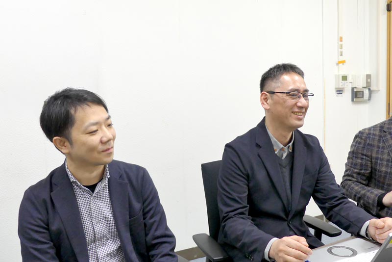 ラックのエンジニアリングサービス部 上田、同部グループマネージャー 土井