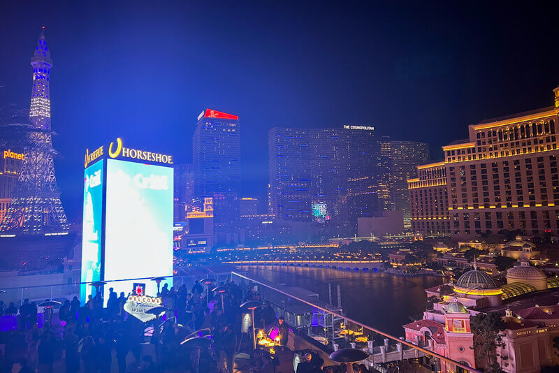 APJ on Tourの夜景