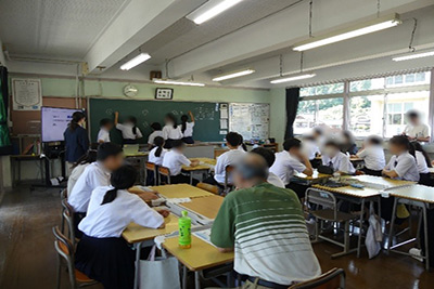 「リテらっこ」演習の様子：山口県光市立大和中学校