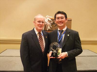 (ISC)² Executive Director Mr.Hord Tipton と ラック 与儀 大輔
