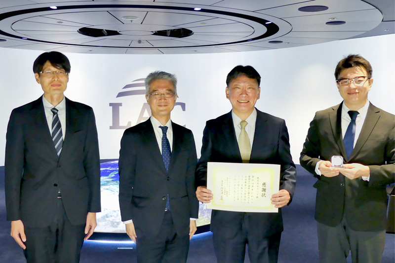 写真左から、警察庁サイバー企画課 課長補佐 鈴木氏、同サイバー企画課 課長 阿久津氏、ラック 村山、内田